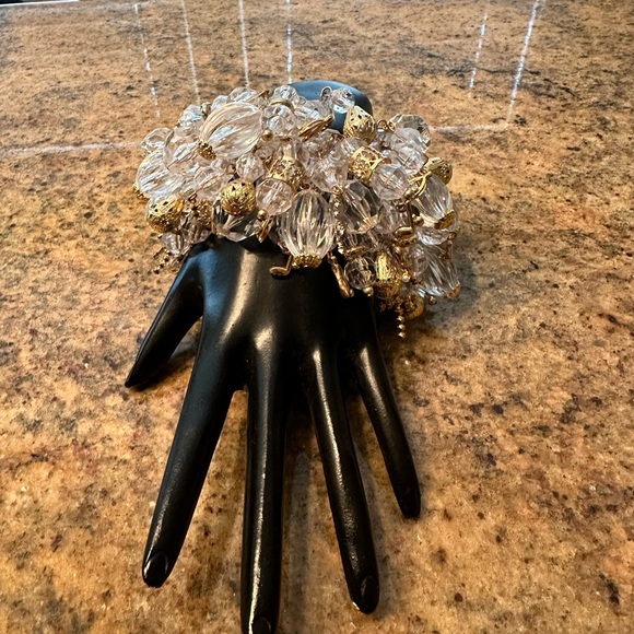 Crystal bracelet with Gold Accents - Picture 2 of 4